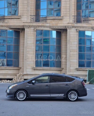 Toyota Prius-5