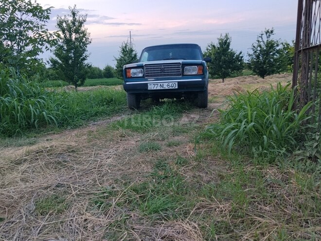 LADA (VAZ) 2107-2