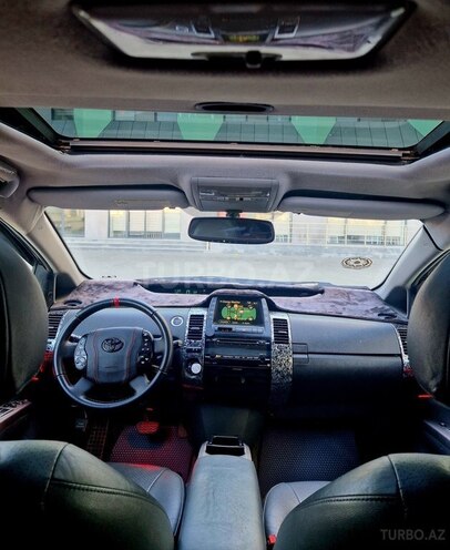 Toyota Prius-12