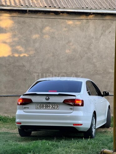 Volkswagen Jetta-8