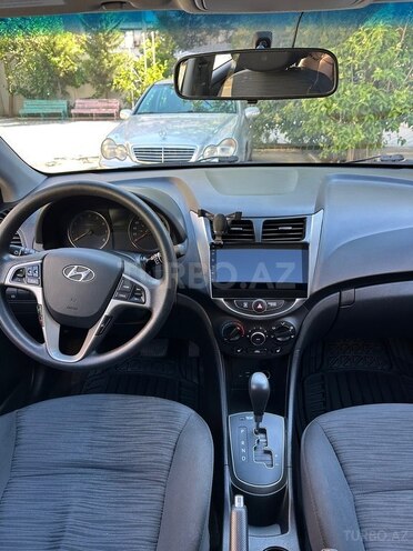 Hyundai Accent-2