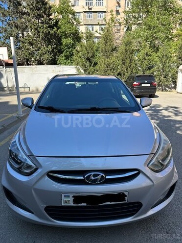 Hyundai Accent-5