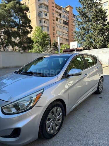 Hyundai Accent-7