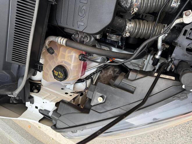 Ford Transit Courier-13