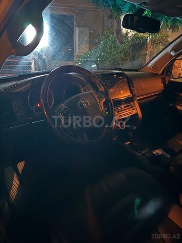 Toyota Land Cruiser-4