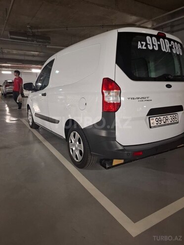 Ford Transit Courier-6