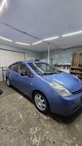 Toyota Prius-3
