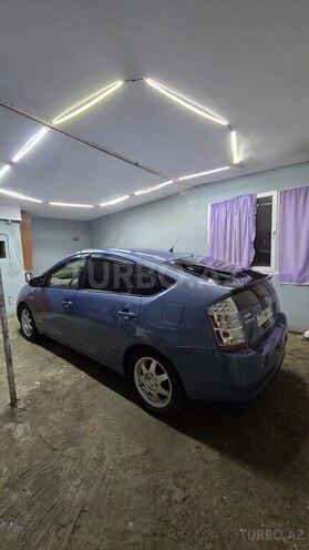 Toyota Prius-5