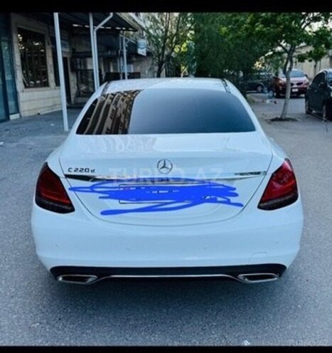 Mercedes C 300 d-3