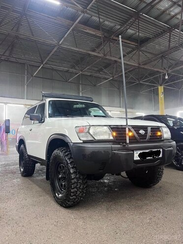 Nissan Patrol-1