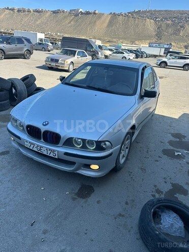 BMW 520-10