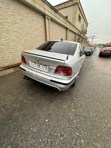 BMW 520-11