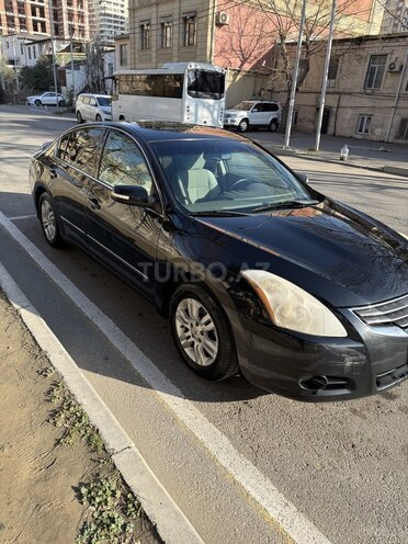 Nissan Altima-3