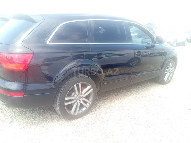 Audi Q7-5