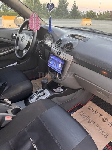 Chevrolet Lacetti-10