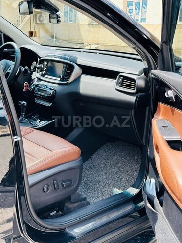 Kia Sorento-11