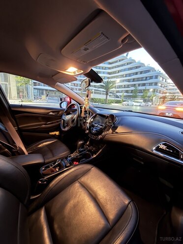 Chevrolet Cruze-13