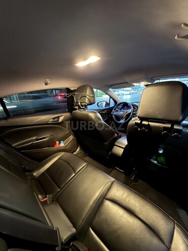 Chevrolet Cruze-17