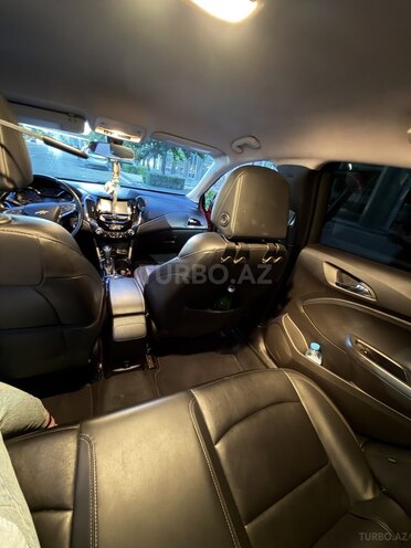 Chevrolet Cruze-12