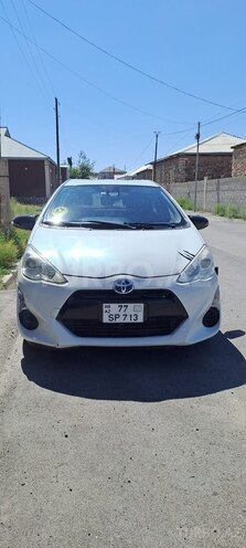 Toyota Aqua-1