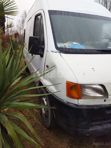 Ford Transit-8