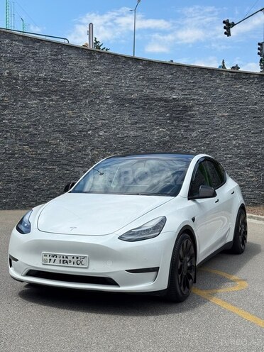 Tesla Model Y-2