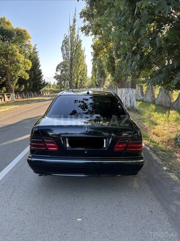Mercedes E 220-6