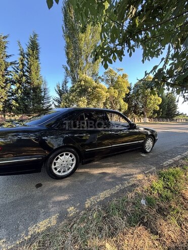Mercedes E 220-4