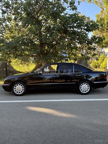 Mercedes E 220-3