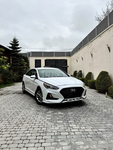 Hyundai Sonata-1