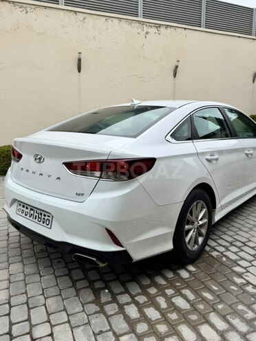 Hyundai Sonata-8