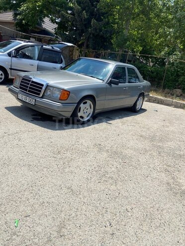 Mercedes 300 D-1