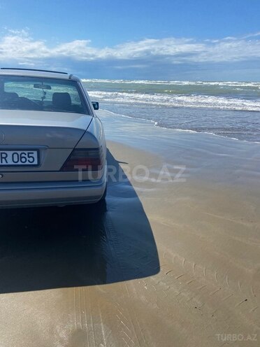 Mercedes 300 D-9