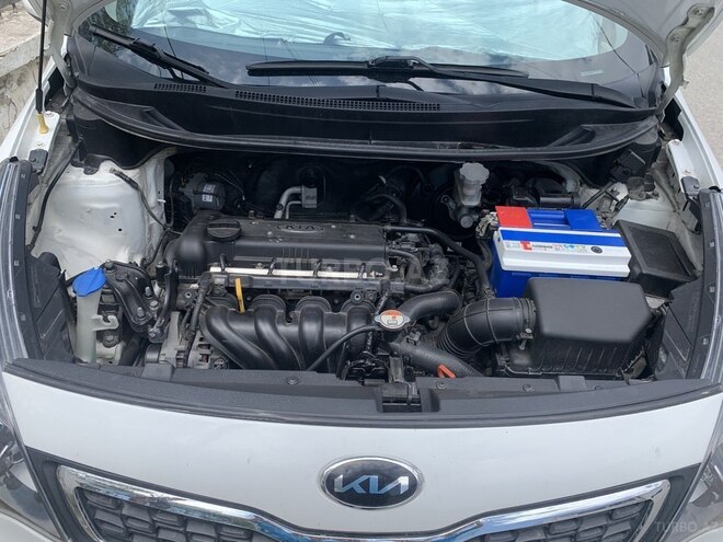 Kia Rio-5