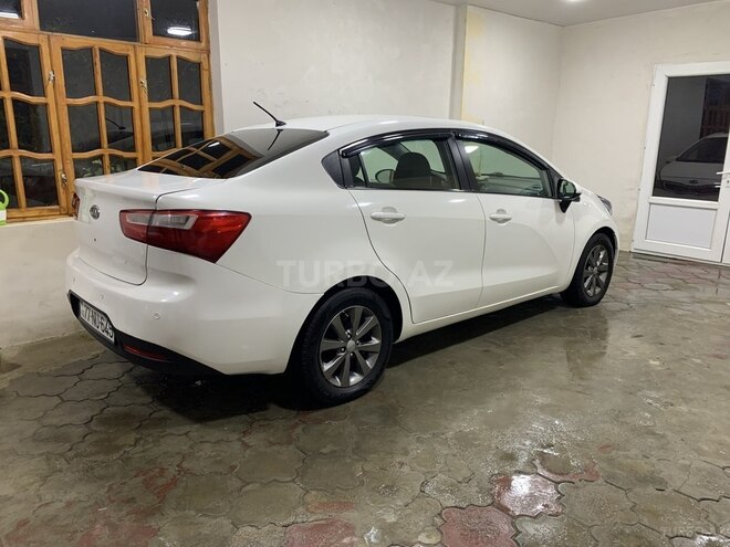 Kia Rio-2