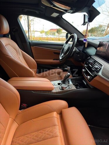 BMW 530-11