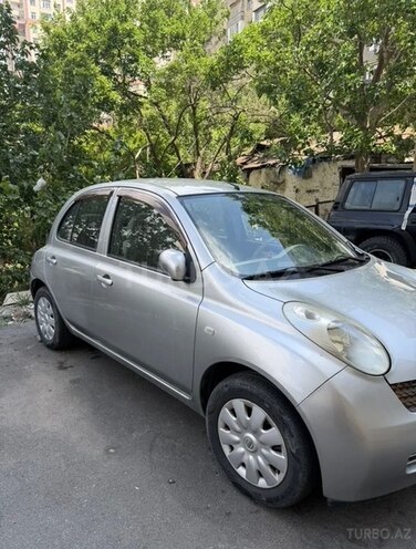 Nissan March-7