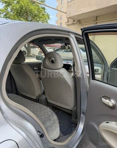 Nissan March-10