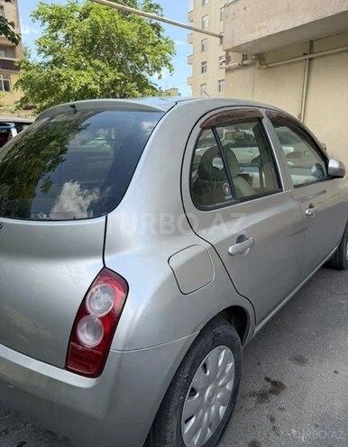 Nissan March-6