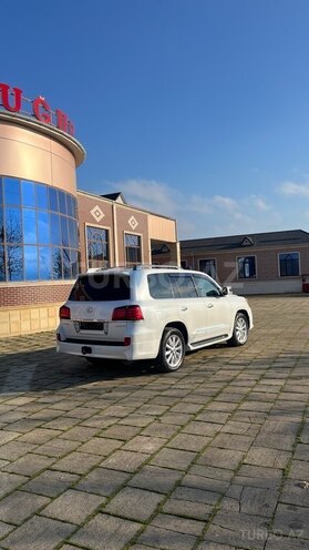 Lexus LX 570-2