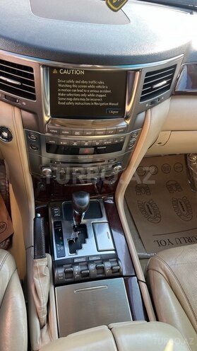 Lexus LX 570-8