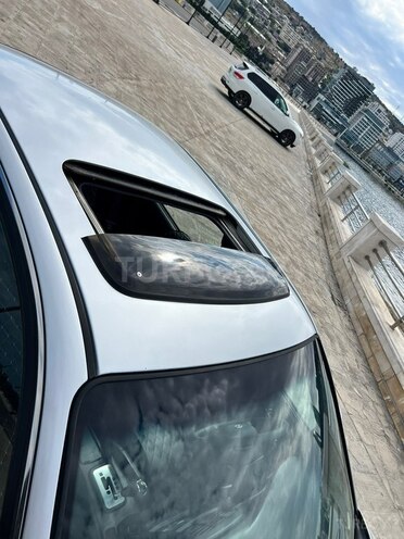 Hyundai Sonata-12