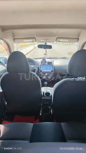 Nissan March-5