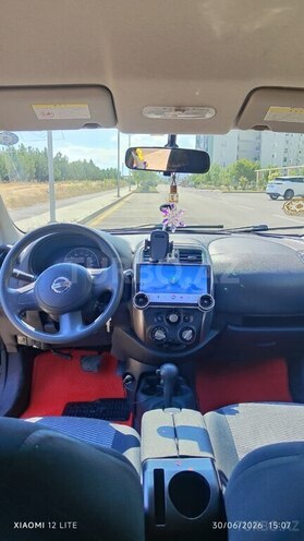 Nissan March-7