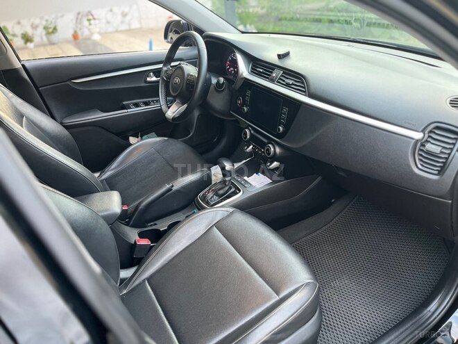 Kia Rio X-Line-4