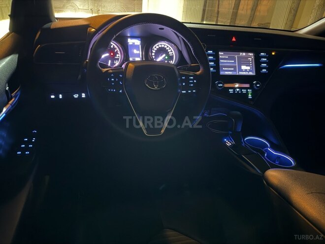 Toyota Camry-12