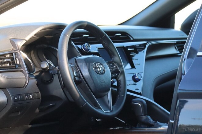 Toyota Camry-11