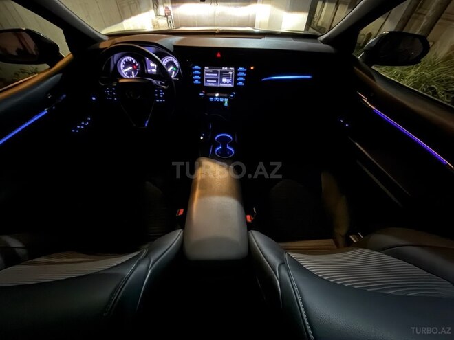 Toyota Camry-13