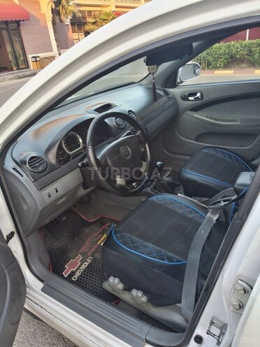 Chevrolet Lacetti-10