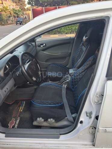 Chevrolet Lacetti-9